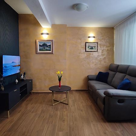 Apartment With Sea View Baška Voda Eksteriør bilde