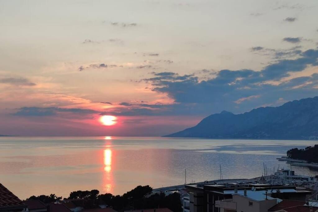 Apartment With Sea View Baška Voda Eksteriør bilde