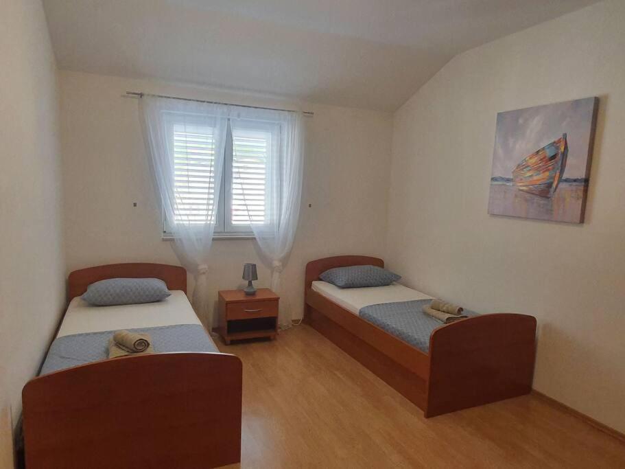 Apartment With Sea View Baška Voda Eksteriør bilde